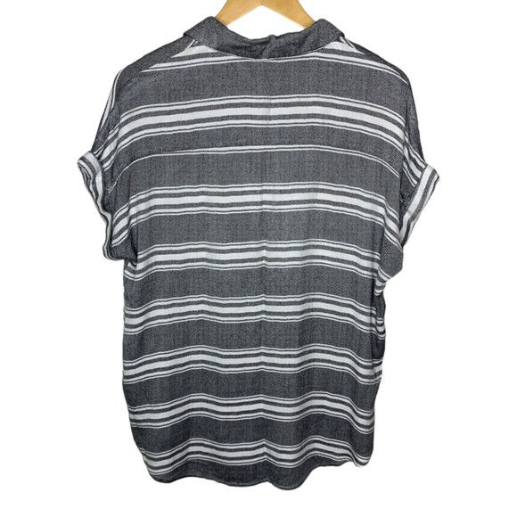 beachlunchlounge collection short sleeve button down shirt size medium - Picture 2 of 6